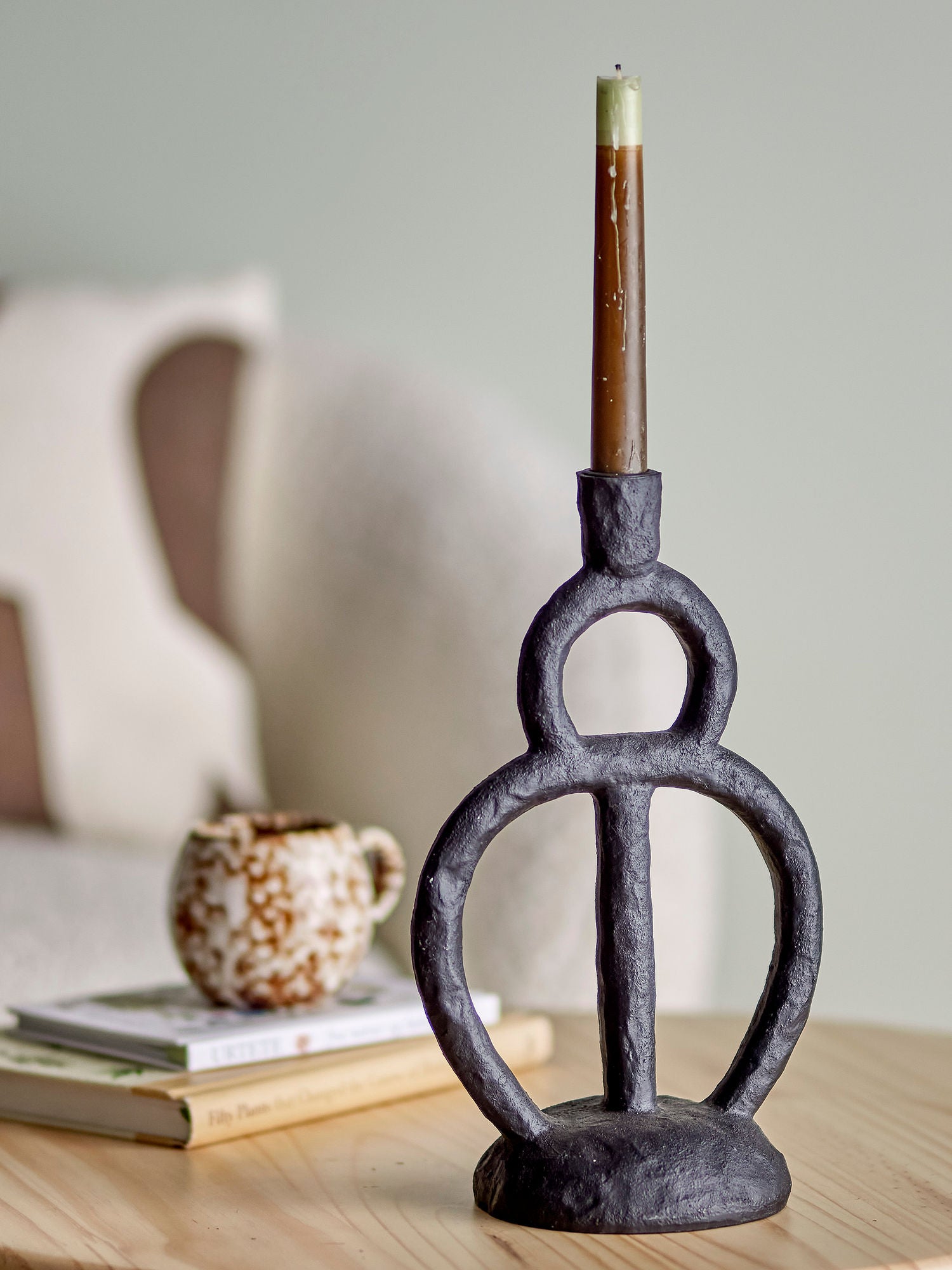 Ramina Kerzenhalter Schwarz Robustes Polyresin Skulpturales Design