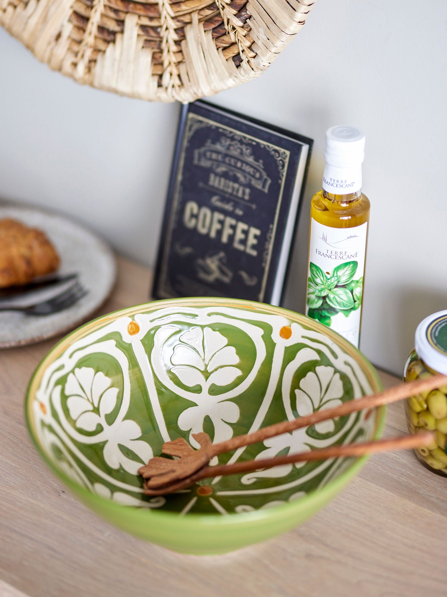 Heikki Grüne Handbemalte Steingut Schale mit Einzigartigem Muster für Rustikale Tischdekoration