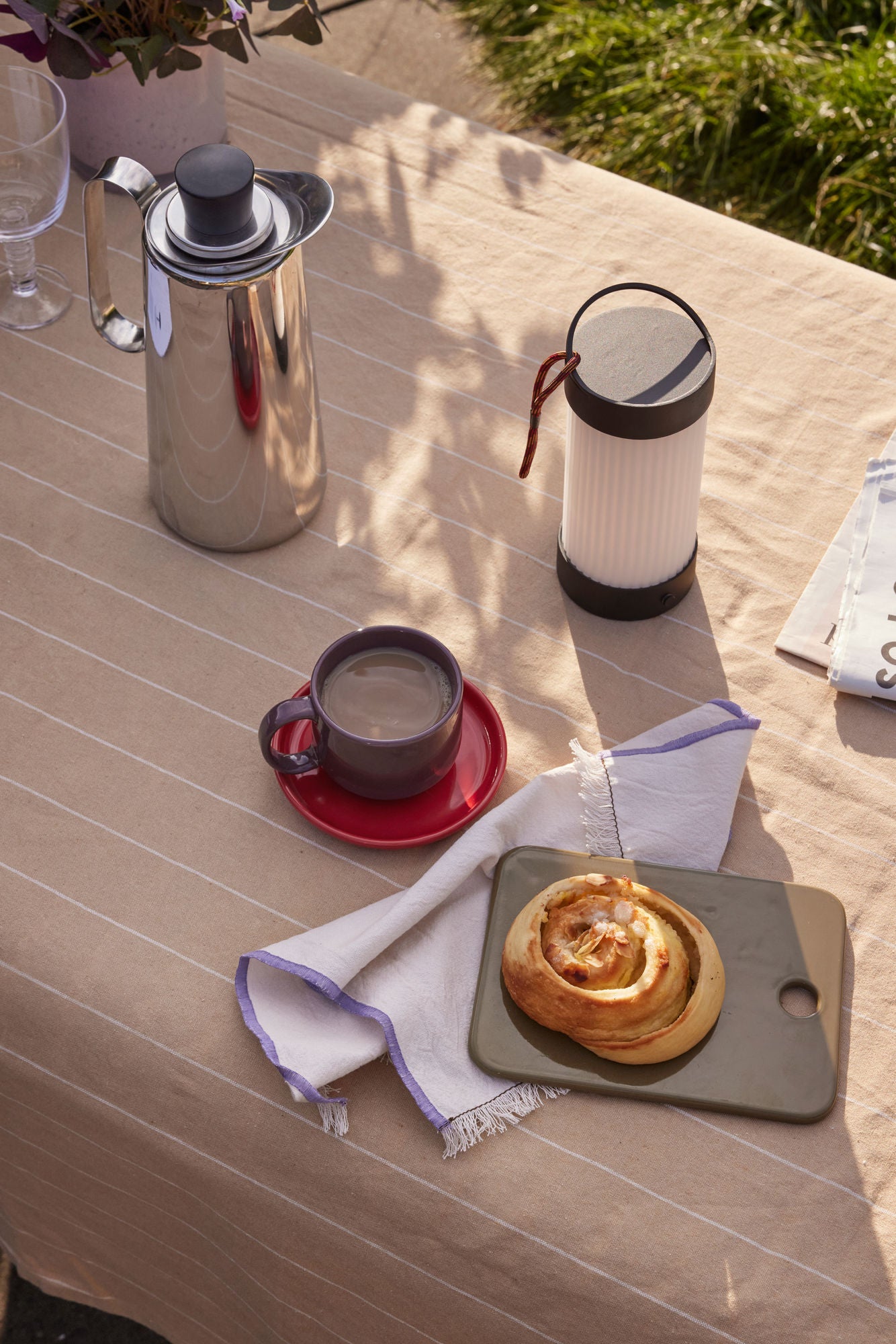 Camp Tragbare Lampe – Stilvolles Licht für drinnen & draußen