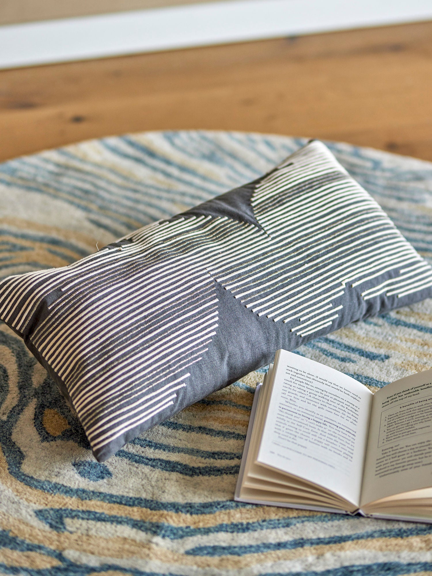 Brechia Kissen Langgestreckt Grau mit Taktiles Streifenmuster Baumwolle