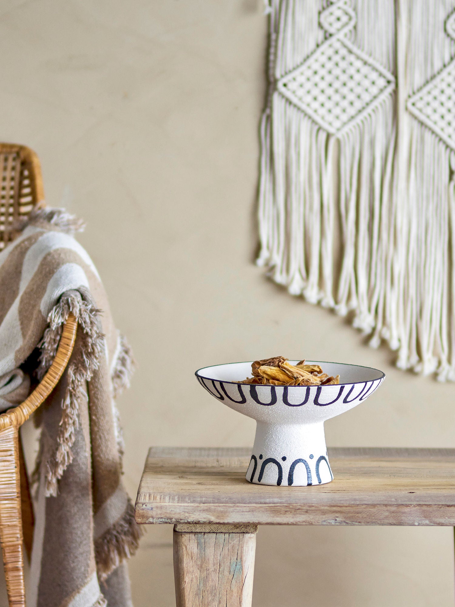 Mayotte Sockelschale Hochwertiges Steingut Matte Glasur Schwarz Muster