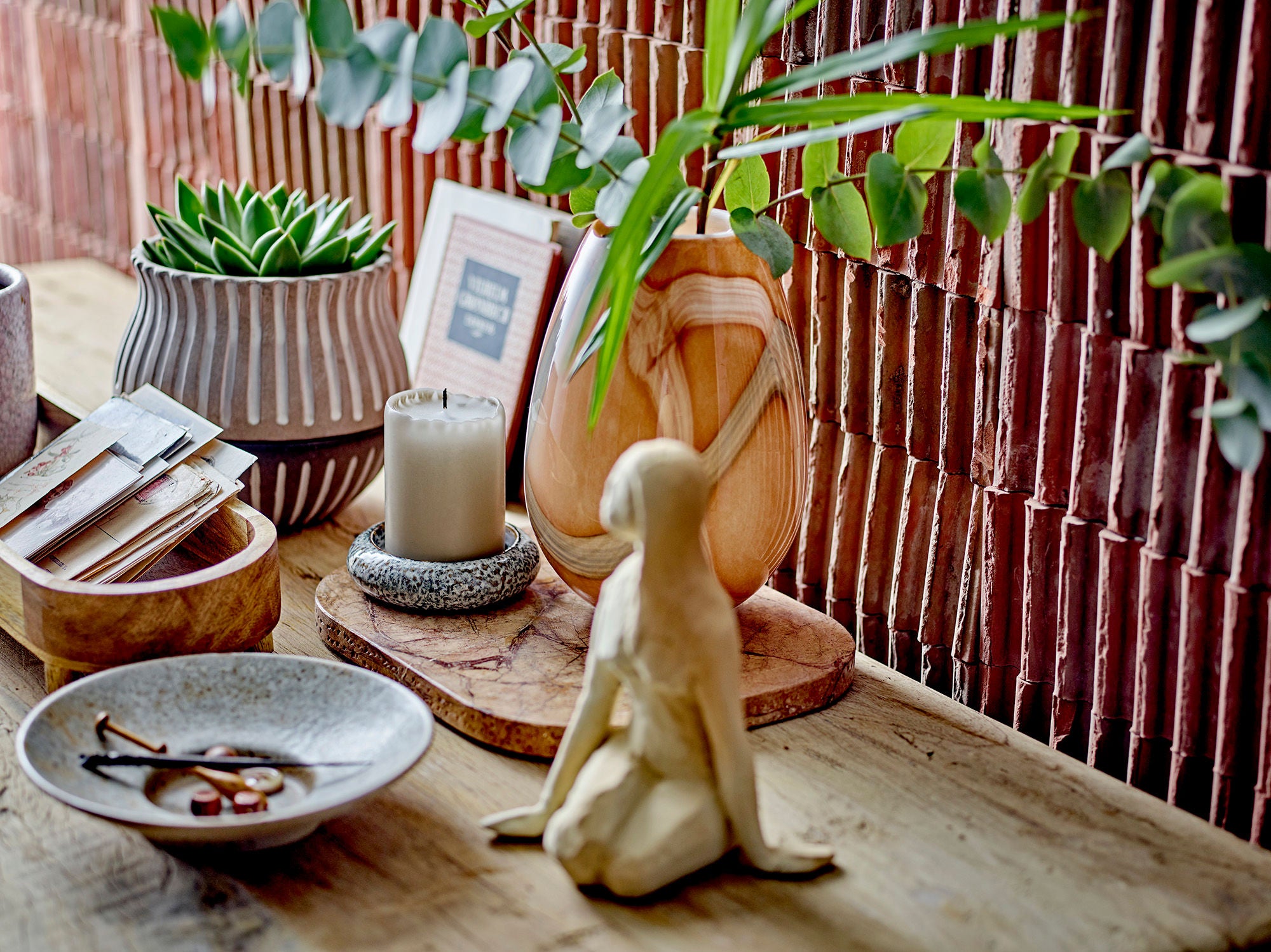 Ishtar Deko, Natur, Steingut