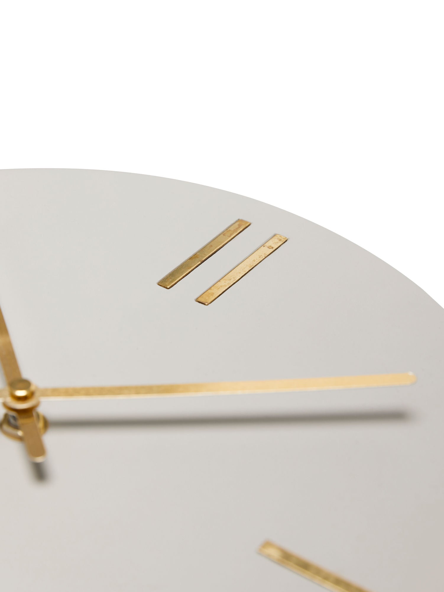 Drop Uhr aus Beton & patiniertem Messing mit Lederriemen 30cm