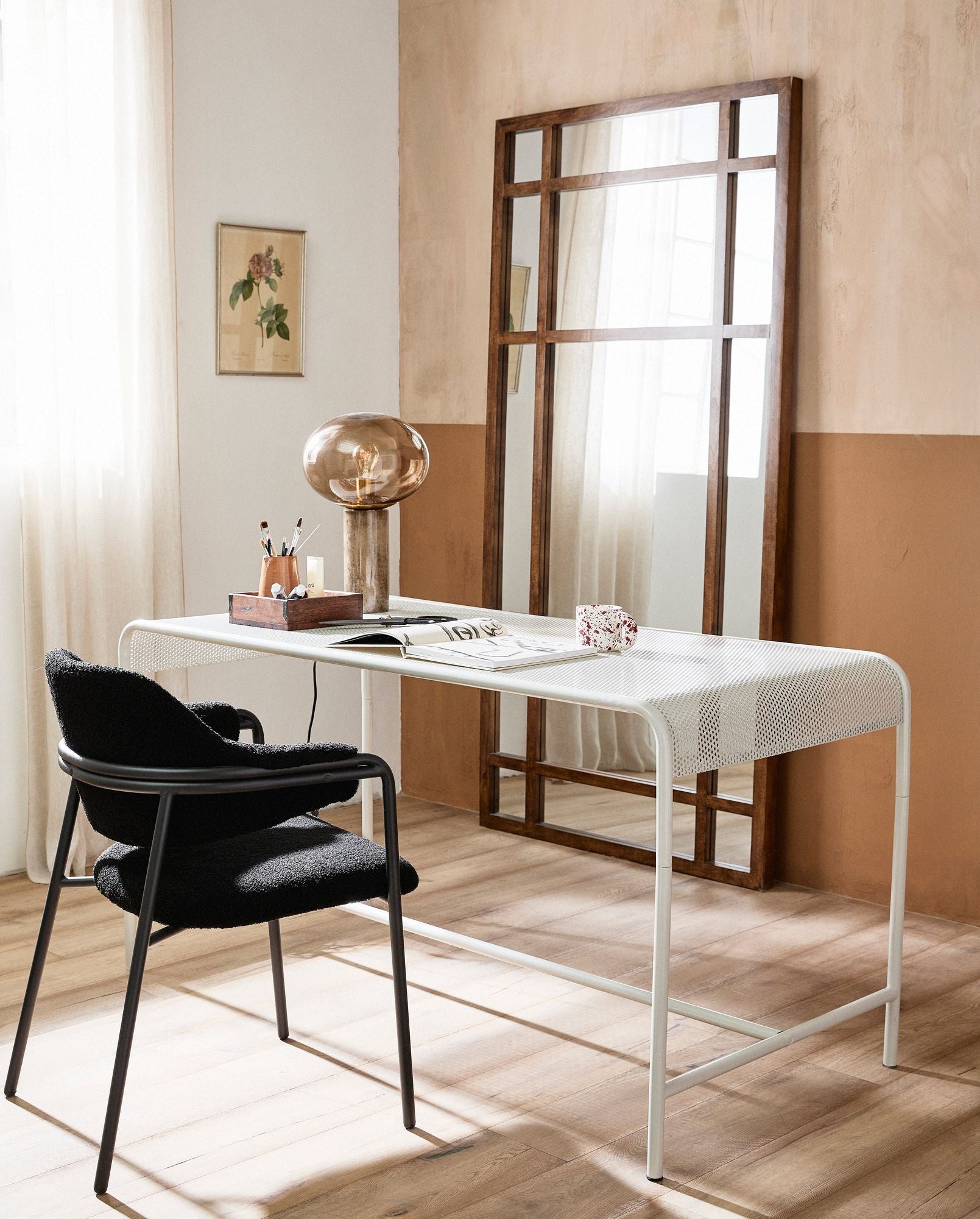 ALBERT Stuhl Schwarz Schlankes Metallgestell mit Weicher Polsterung