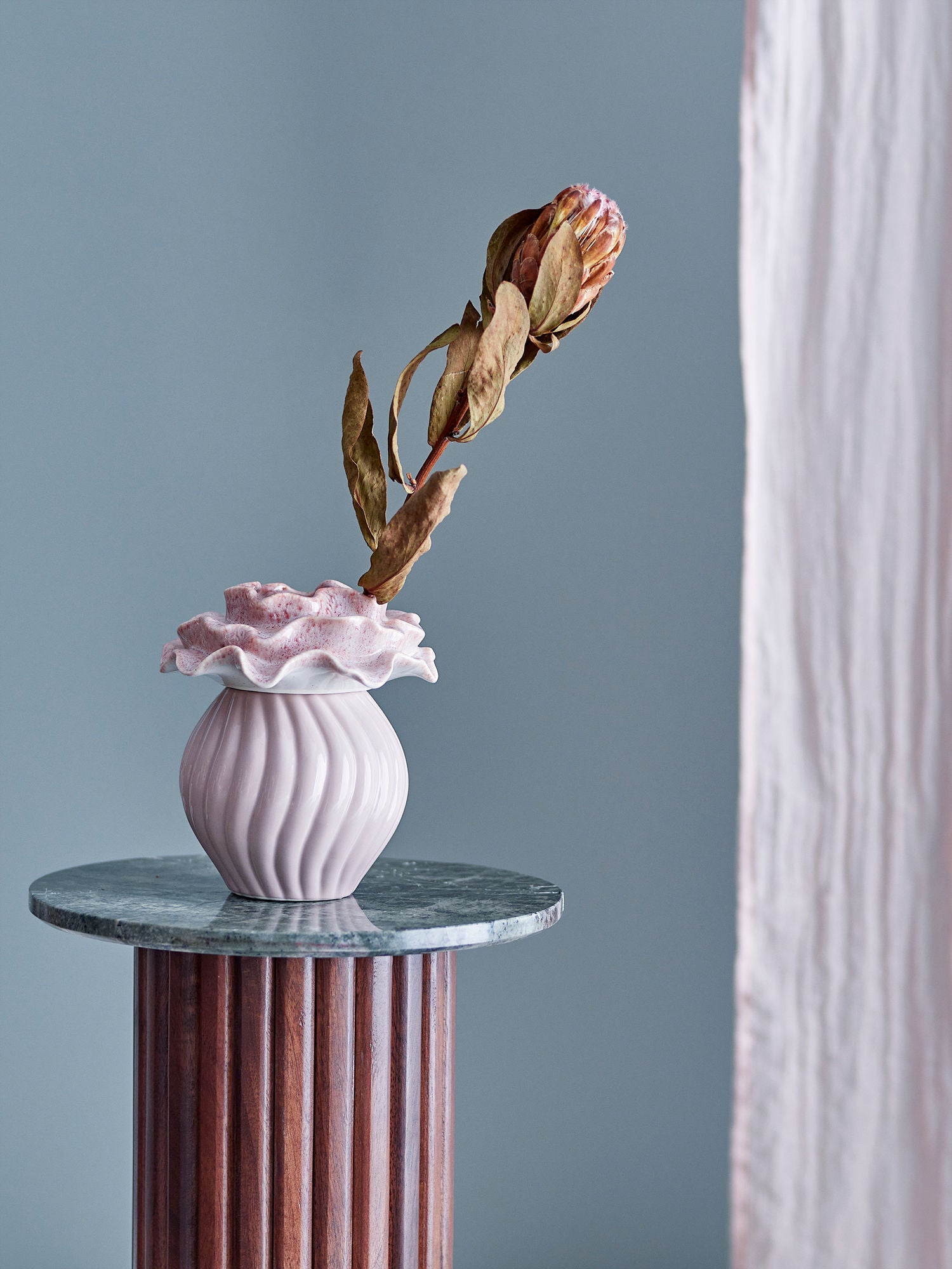 Petalia Rosé Vase Aus Steingut Elegante Dekor und Getrocknete Blumen Halterung
