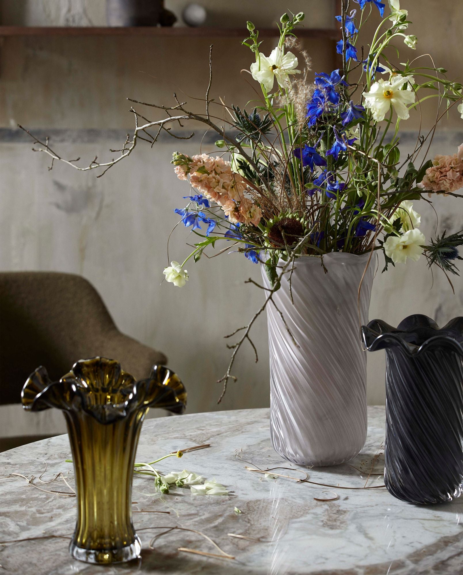 HELLE Glasvase mit Twist Design für Moderne Eleganz und Vielseitige Tisch Oder Bodendekoration