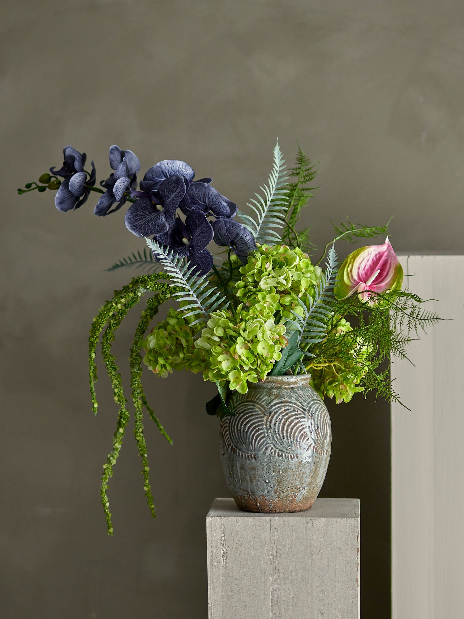 Damian Deko Vase Terrakotta Grün Glasur mit Graviertem Muster Ideal für Trockenblumen und Rustikalen Stil