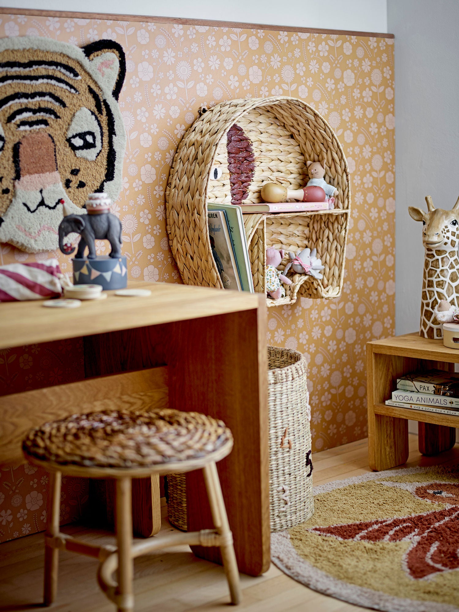 Flor Kerzenhalter, Grau, Polyresin