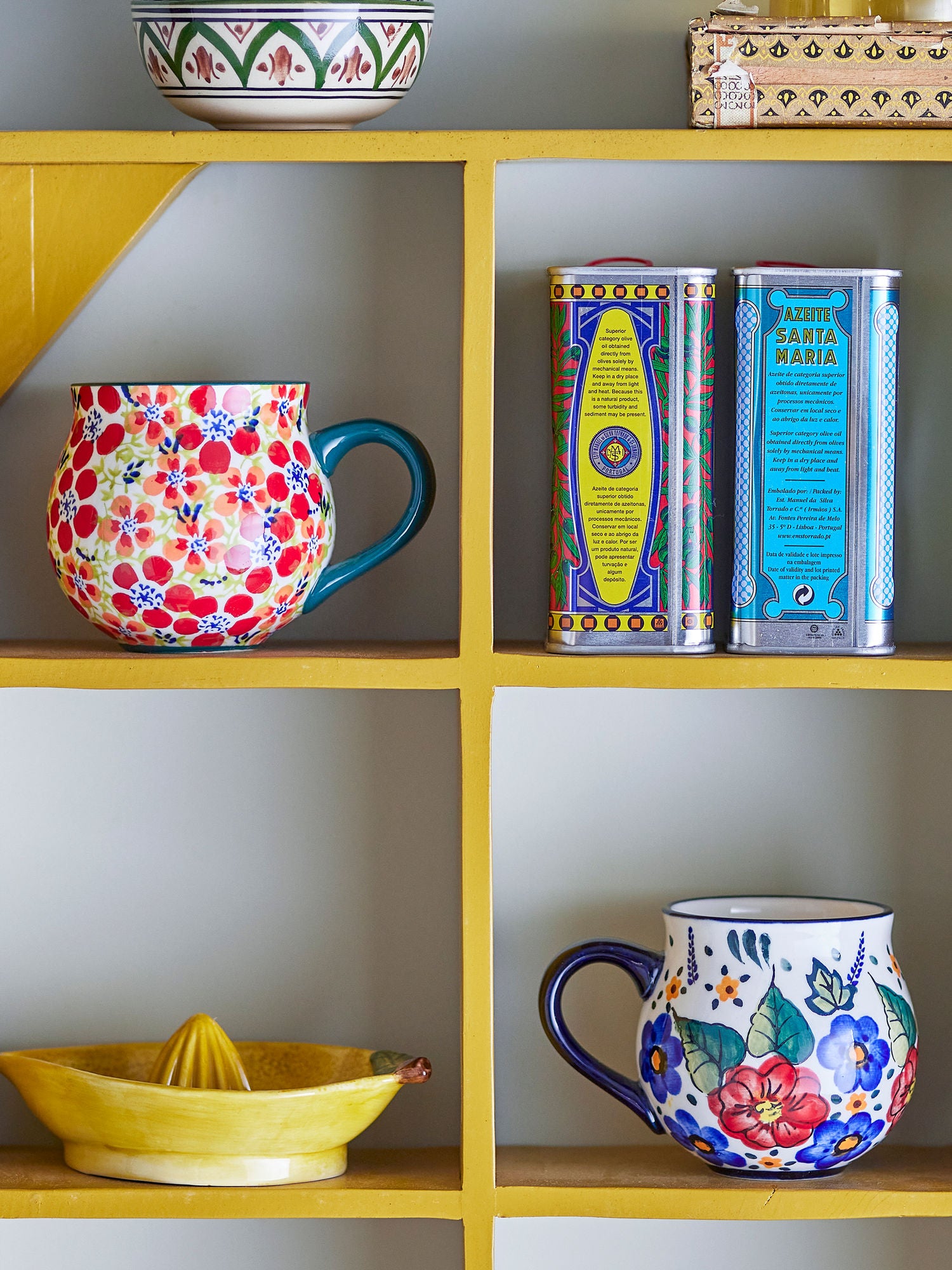 Florist Tasse Set Aus Steingut Zwei Stück mit Farbenfrohen Blumenmotiven Als Gemütlicher Tischbegleiter