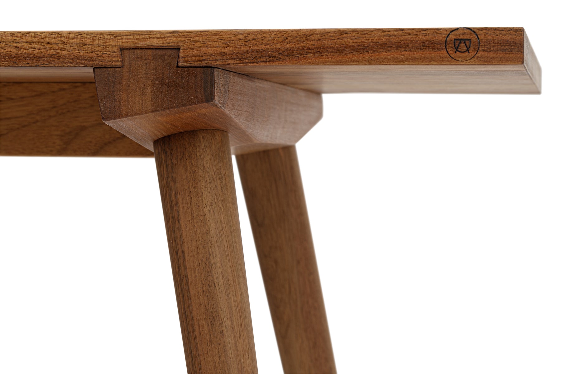 Klassisch-zeitlose Nussbaumholzbank »Nikklas«-4